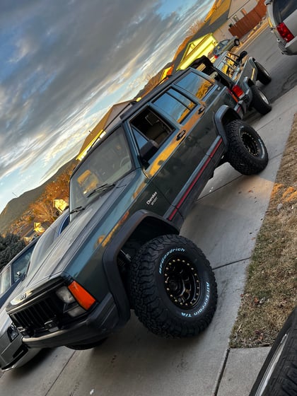 3.5 Inch Lifted 1993 Jeep Cherokee 4WD