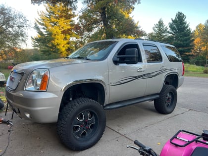7.5 Inch Lifted 2007 GMC Yukon