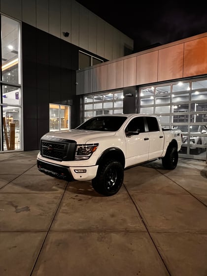 2.5 inch Lifted 2024 Nissan TITAN 4WD