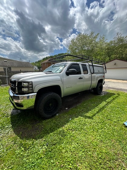 1 inch Lifted 2011 Chevy Silverado 2500 HD 4WD