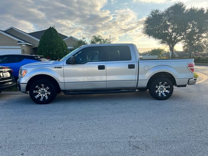 2 inch Lifted 2013 Ford F-150 RWD
