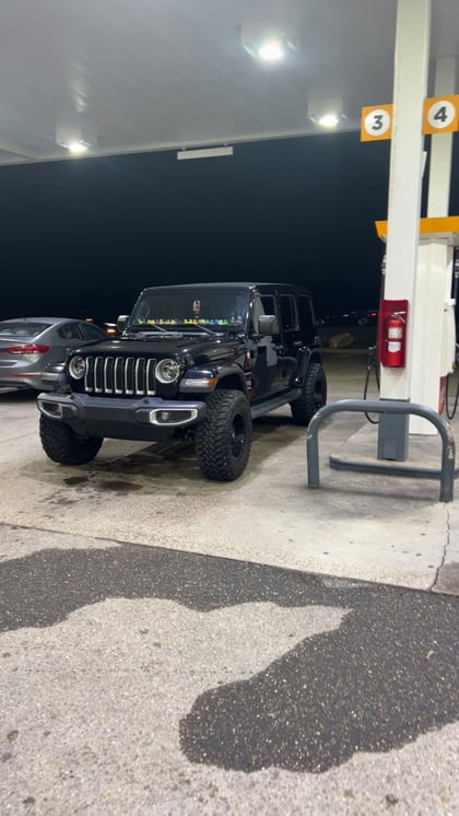 2.5 inch Lifted 2020 Jeep Wrangler Unlimited Sahara 4WD