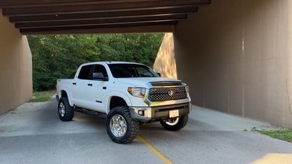 6 Inch Lifted 2019 Toyota Tundra
