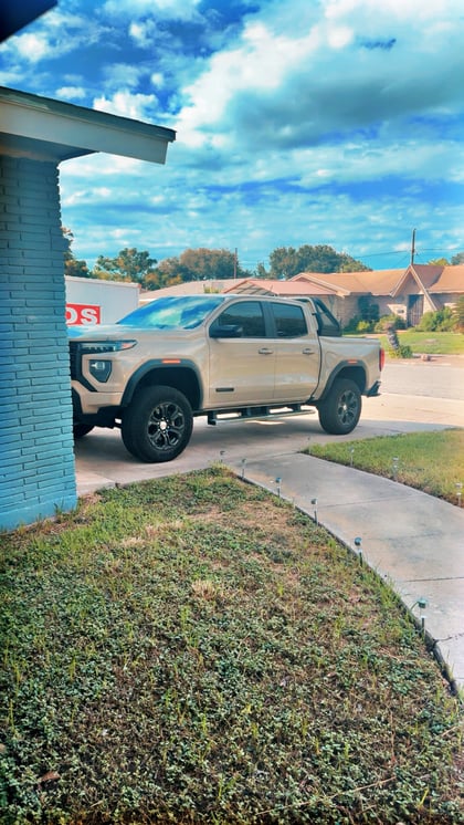 2 inch Lifted 2024 GMC Canyon RWD