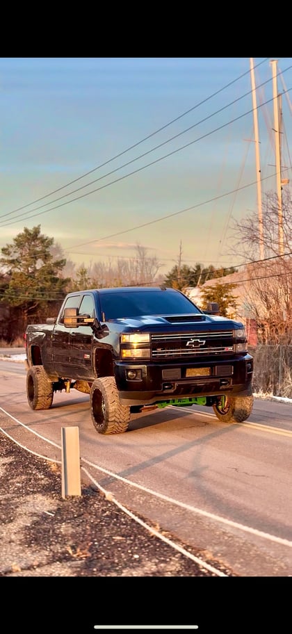7.5 Inch Lifted 2018 Chevy Silverado 2500 HD 4WD