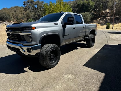 7 Inch Lifted 2024 Chevy Silverado 2500 HD 4WD