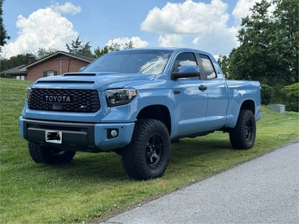 3.5 Inch Lifted 2014 Toyota Tundra 4WD