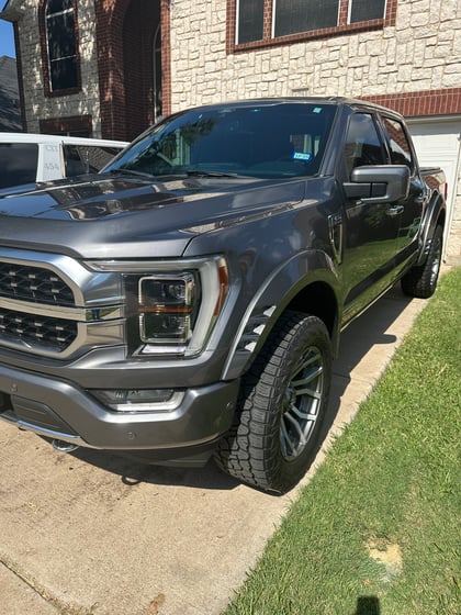 2.5 inch Lifted 2022 Ford F-150 4WD