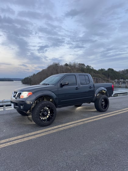 6 Inch Lifted 2014 Nissan Frontier RWD