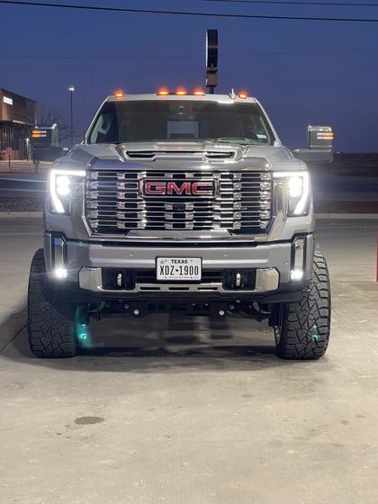 7 Inch Lifted 2024 GMC Sierra 2500 HD 4WD
