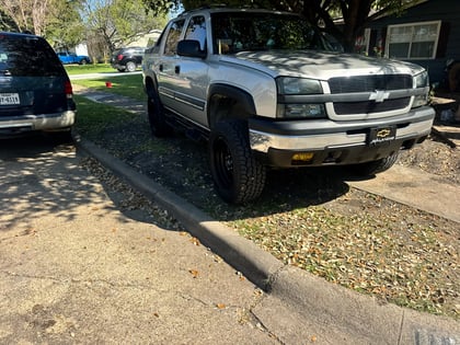 6 Inch Lifted 2004 Chevy Avalanche 1500