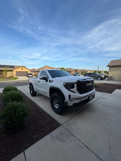 2.5 inch Lifted 2025 GMC Sierra 1500 4WD