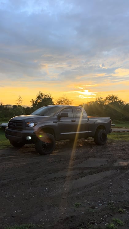 3.5 Inch Lifted 2013 Toyota Tundra 4WD