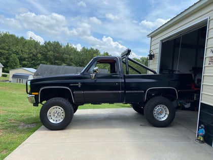 6 Inch Lifted 1987 Chevy V10 4WD