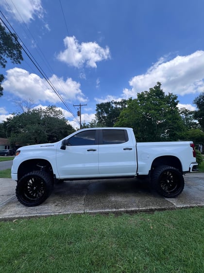 6 Inch Lifted 2023 Chevy Silverado 1500