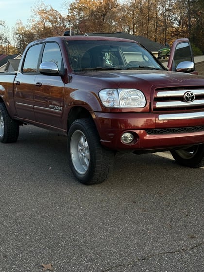 2.5 inch Lifted 2006 Toyota Tundra RWD