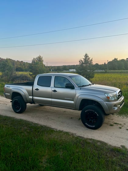 2 inch Lifted 2007 Toyota Tacoma