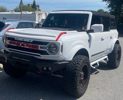2 inch Lifted 2023 Ford Bronco 4WD