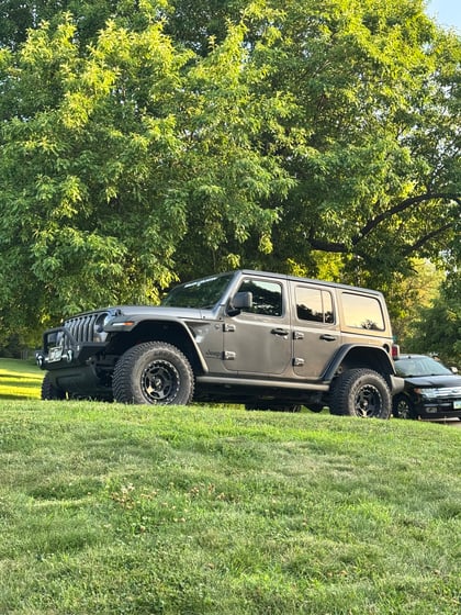 2.5 inch Lifted 2023 Jeep Wrangler 4WD