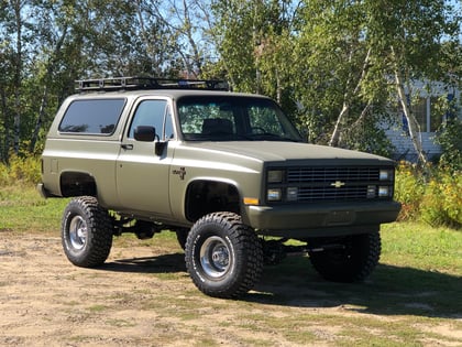 4 Inch Lifted 1984 Chevy K5 Blazer 4WD