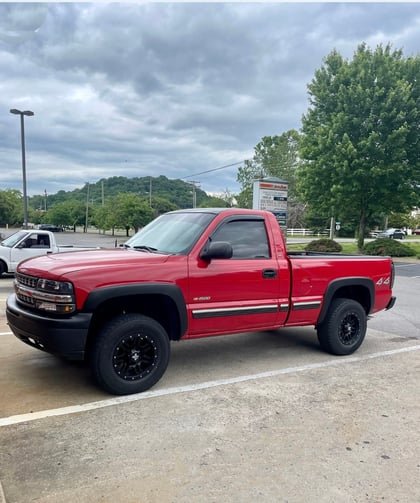 2 inch Lifted 2001 Chevy Silverado 1500 4WD