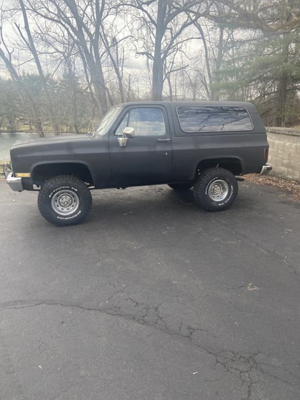 2 inch Lifted 1982 Chevy K5 Blazer 4WD