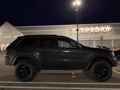 2.5 inch Lifted 2011 Jeep Grand Cherokee 4WD