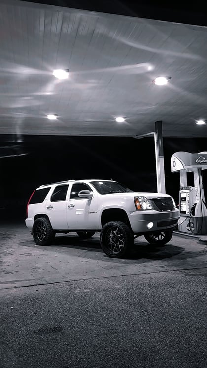 7.5 Inch Lifted 2009 GMC Yukon 4WD