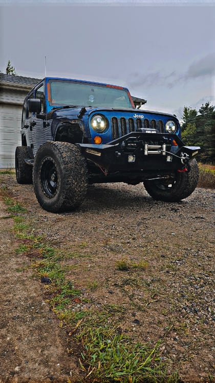 2.5 inch Lifted 2010 Jeep Wrangler Unlimited Sahara 4WD