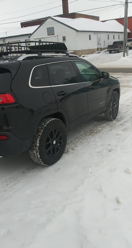 2 inch Lifted 2016 Jeep Cherokee KL 4WD