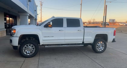 3.5 Inch Lifted 2016 GMC Sierra 2500 HD 4WD