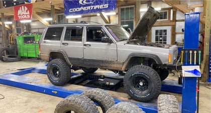 6 Inch Lifted 2001 Jeep Cherokee XJ 4WD