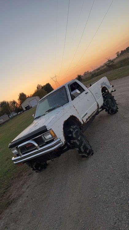 2.5 inch Lifted 1992 GMC Sonoma 4WD