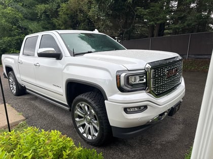 2.5 inch Lifted 2018 GMC Sierra 1500 Denali 4WD