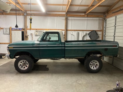4 Inch Lifted 1979 Ford F-250 4WD