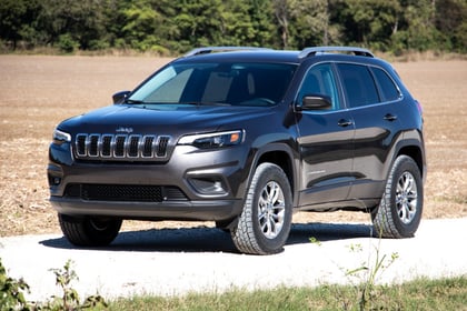 2 Inch Lifted 2019 Cherokee Latitude KL