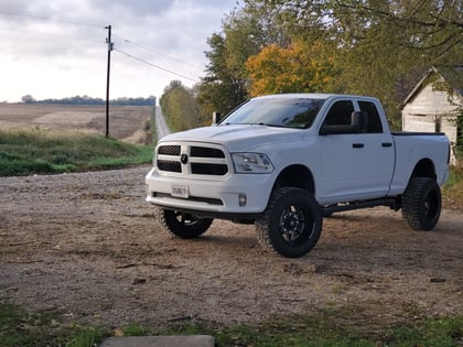 7.5 Inch Lifted 2015 Ram 1500 4WD