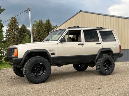 3 Inch Lifted 1995 Jeep Cherokee XJ 4WD