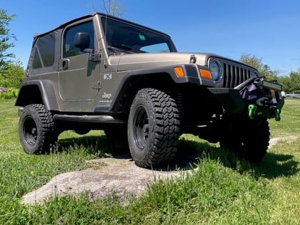 2.5 inch Lifted 2004 Jeep Wrangler TJ 4WD
