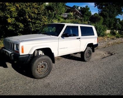 4.5 Inch Lifted 1999 Jeep Cherokee XJ 4WD