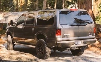 2 inch Lifted 2005 Ford Excursion 4WD