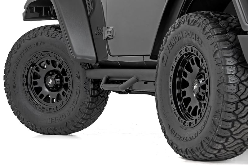 りりか　ブラック Rough Country 82 Series Wheel | One-Piece | Semi Gloss Black