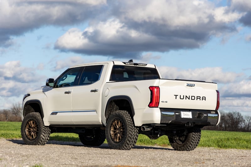 ヌータヤルヴィ　tundra 6個セット 6 Inch Lift Kit | Toyota Tundra 2WD/4WD (2022-2025) | Rough Country