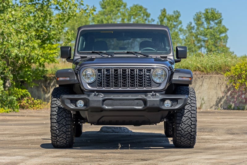 りりか　ブラック Rough Country 82 Series Wheel | One-Piece | Semi Gloss Black
