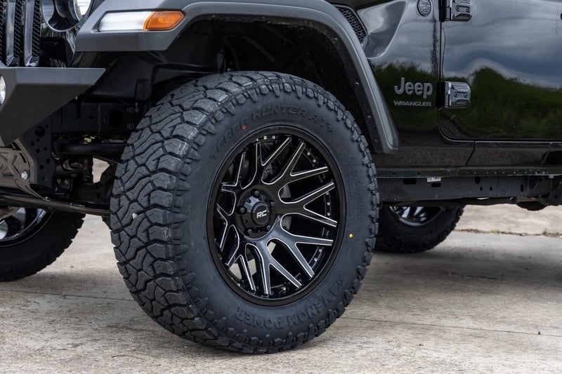 Rough Country 95 Series Wheel | Machined One-Piece | Gloss