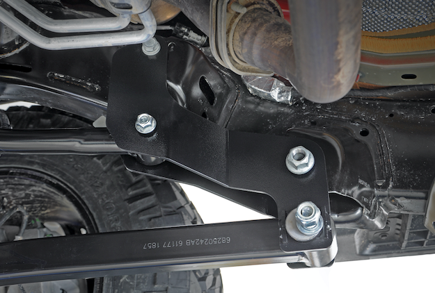 パーツ Jeep Front Control Arm Relocation Kit Amazon.com: Rough Country Control Arm Drop/Relocation Kit
