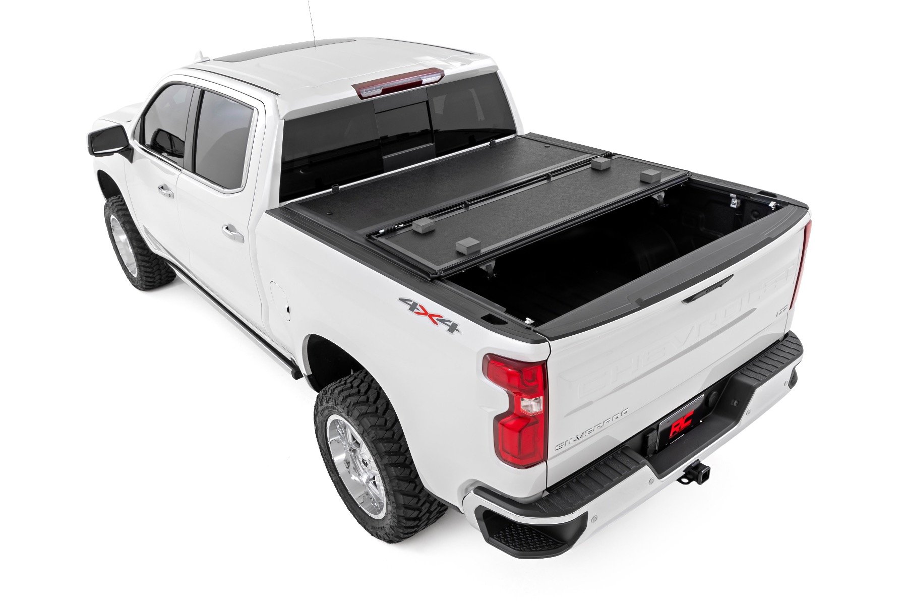 Hard Low Profile Bed Cover | 5'9" Bed | Rail Caps | Chevy/GMC 1500/2500HD/3500HD (14-19 & Classic) — view 4