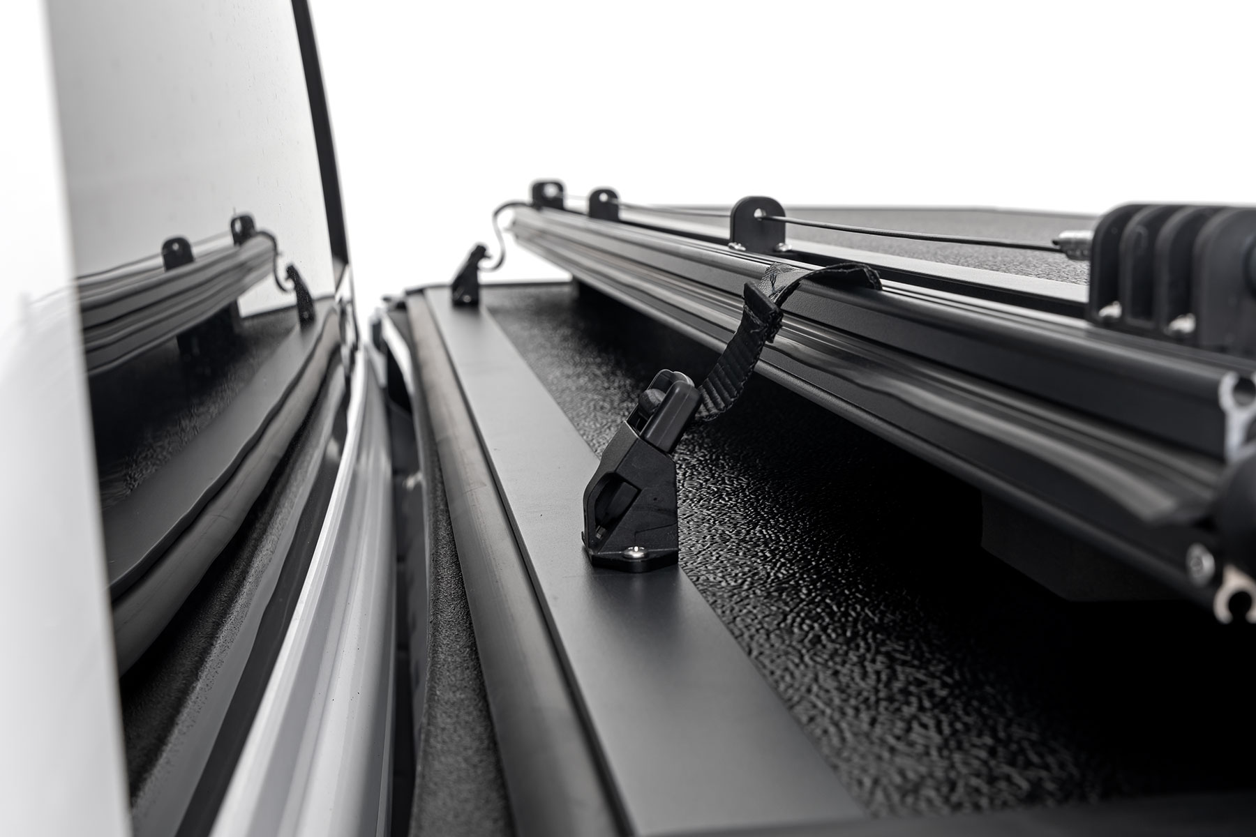Hard Low Profile Bed Cover | 5'7" Bed | No Rambox | Ram 1500 (19-26)/1500 TRX (21-24) — view 6