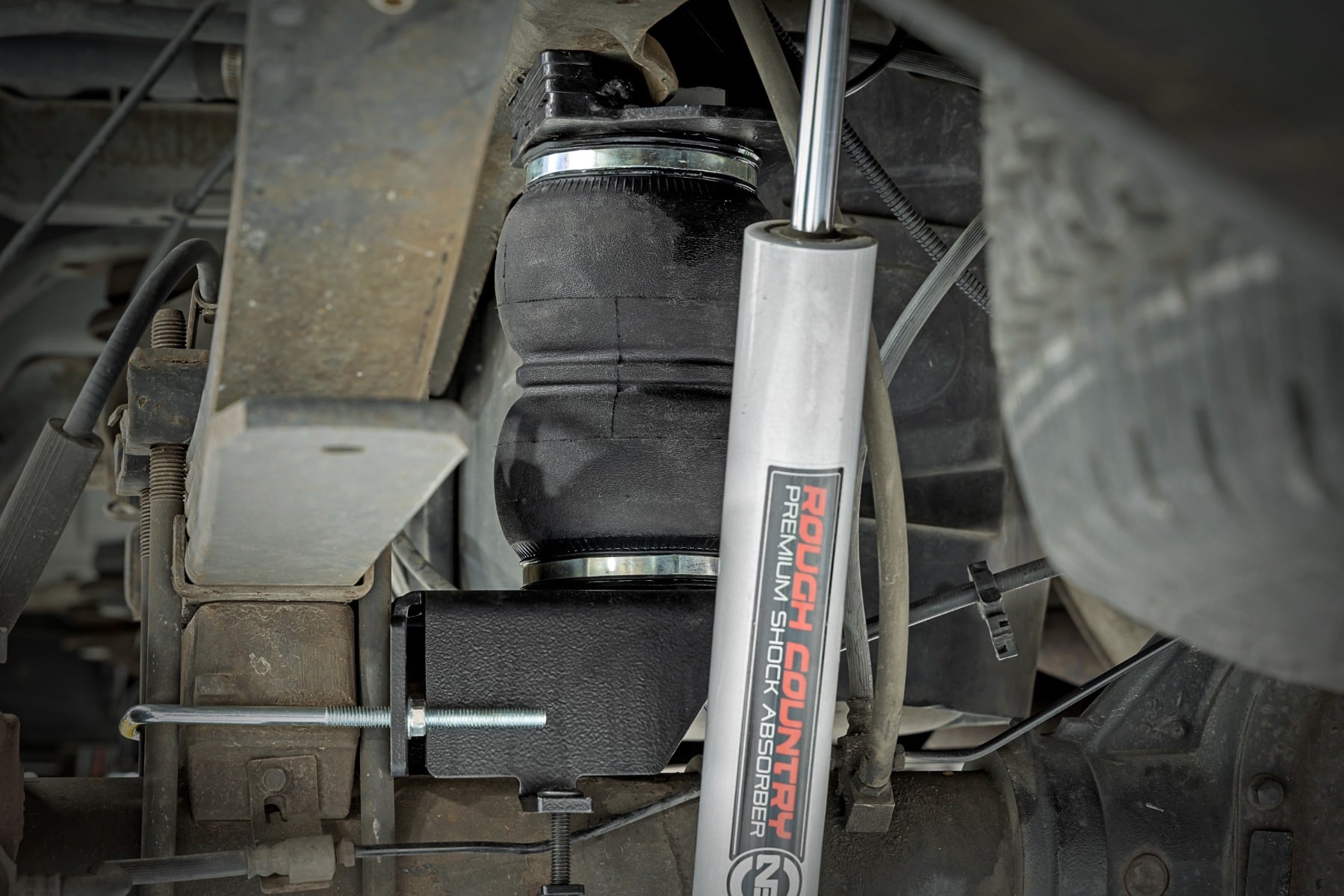 Air Spring Kit | 3-6" Lifts | Ford F-250/F-350 Super Duty 4WD (2005-2016) — view 5