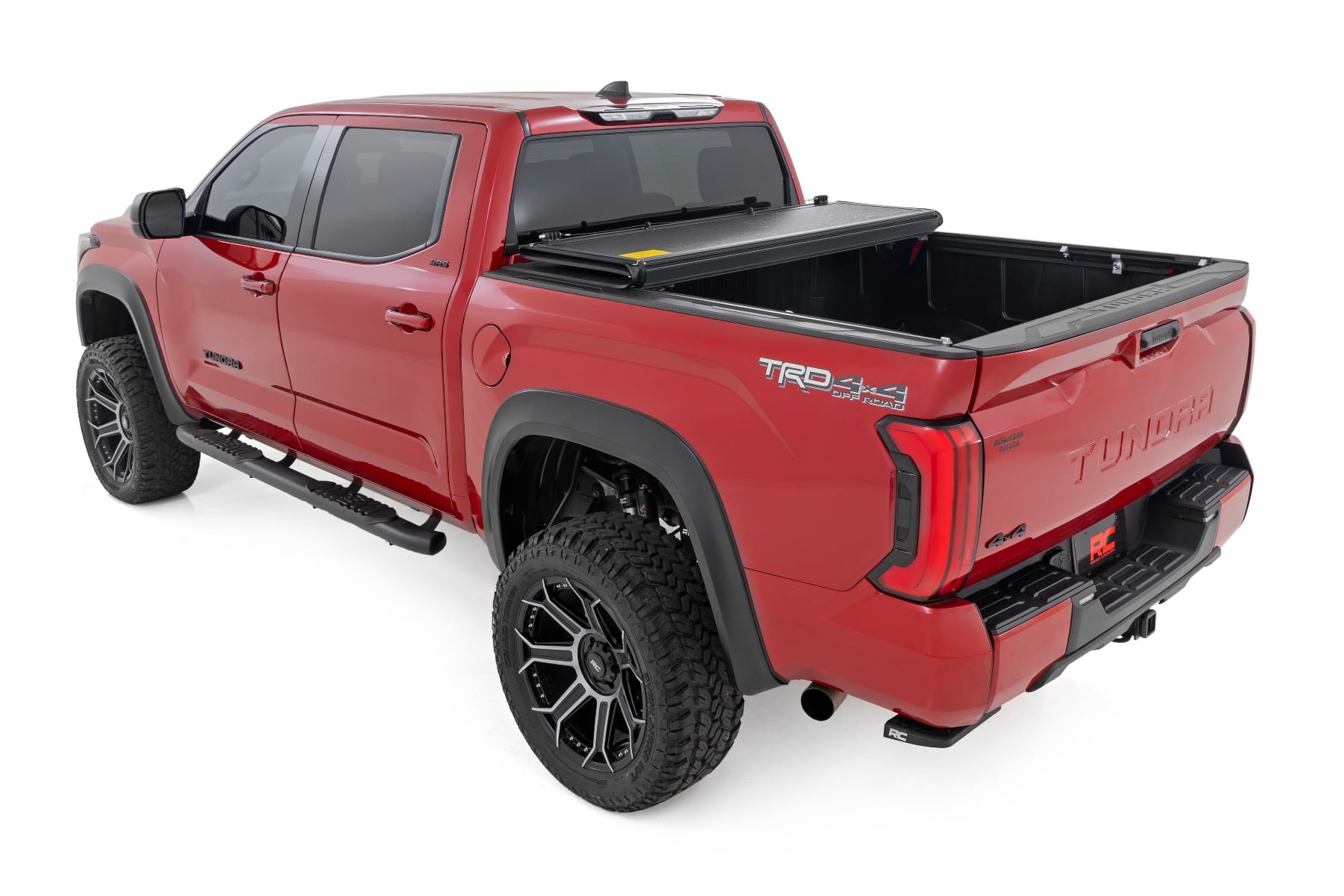 Hard Low Profile Bed Cover | 5'7" Bed | Cargo Mgmt | Toyota Tundra (22-26) — view 4